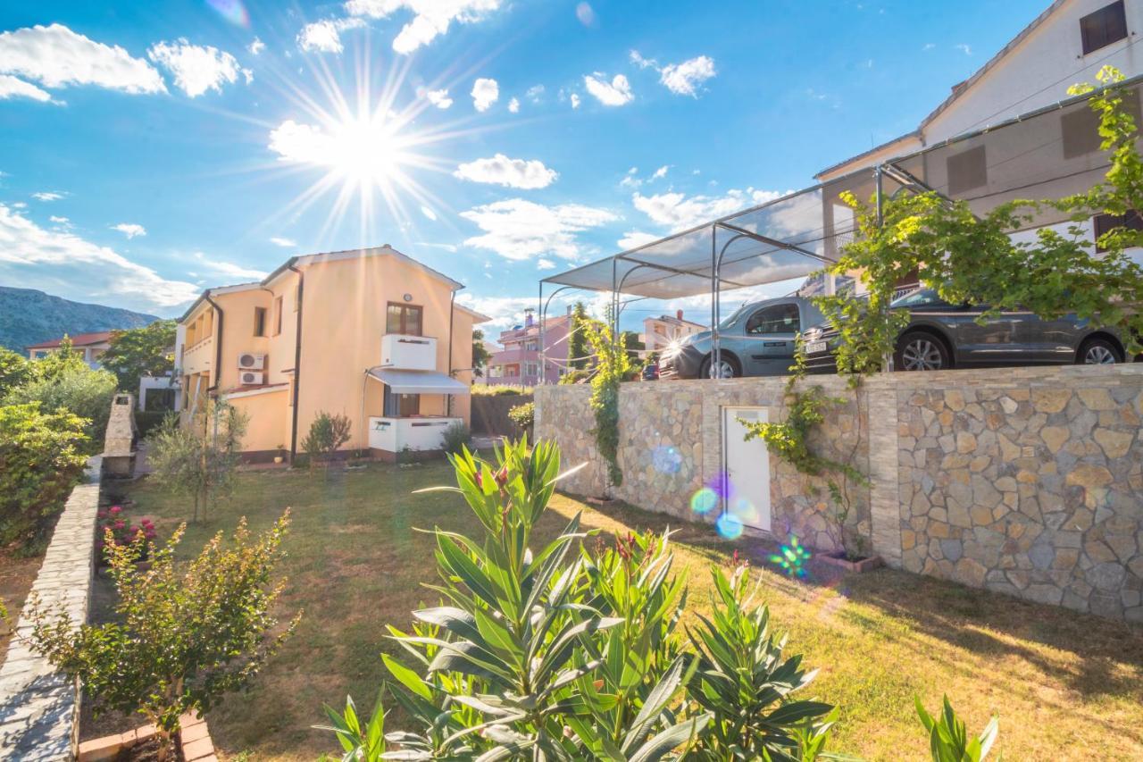 Apartments Dujmovic With Terrace Baška Eksteriør bilde