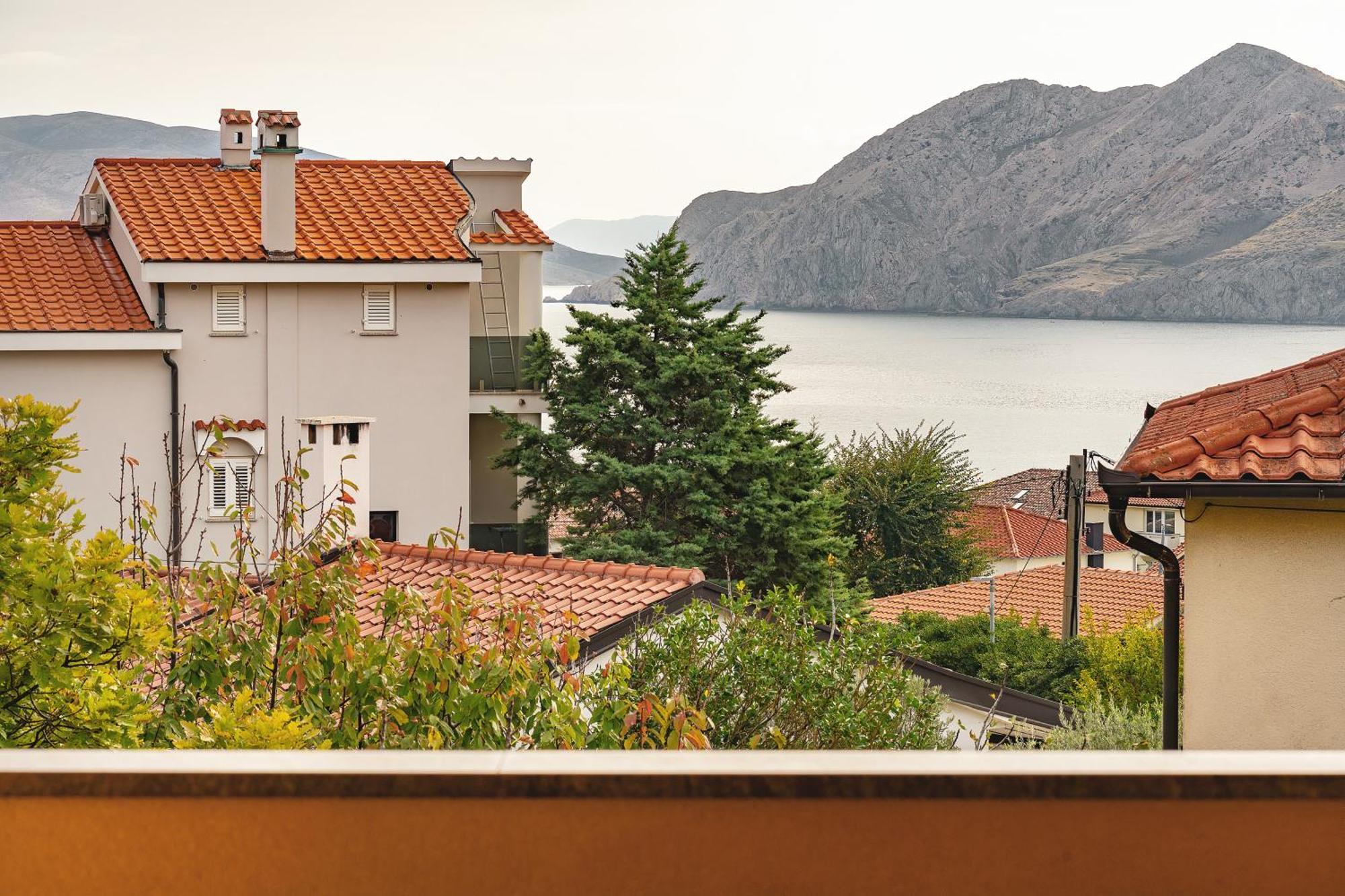 Apartments Dujmovic With Terrace Baška Eksteriør bilde